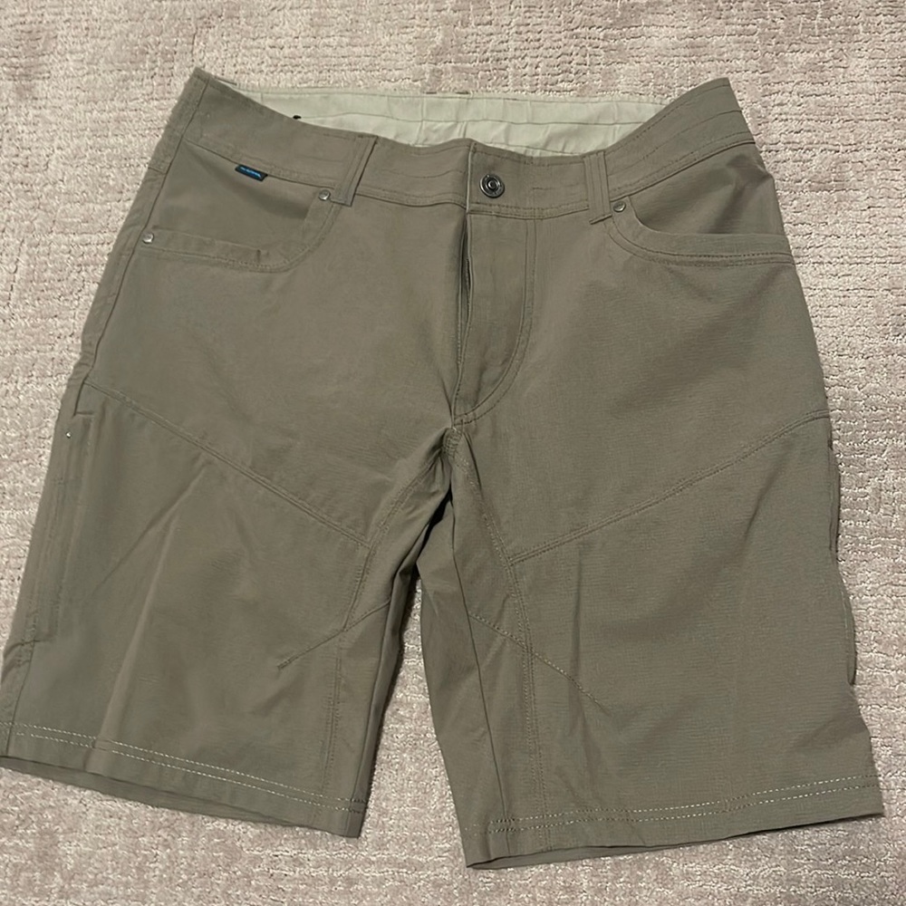 Beige Kuhl Men’s Shorts; Size 34
